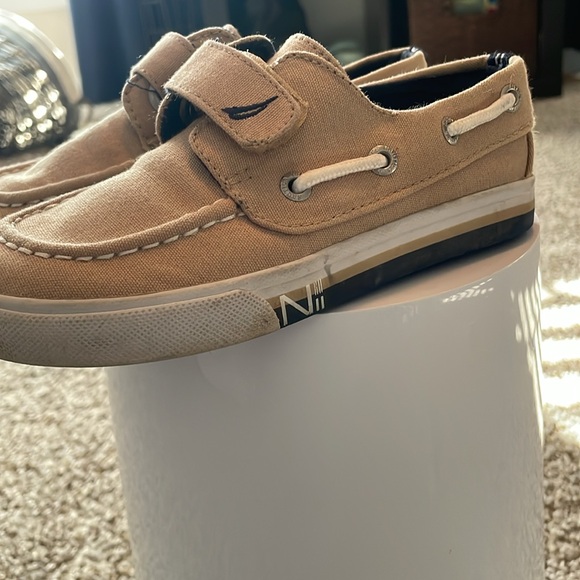 Kids size 11 Nica shoes - Picture 2 of 3